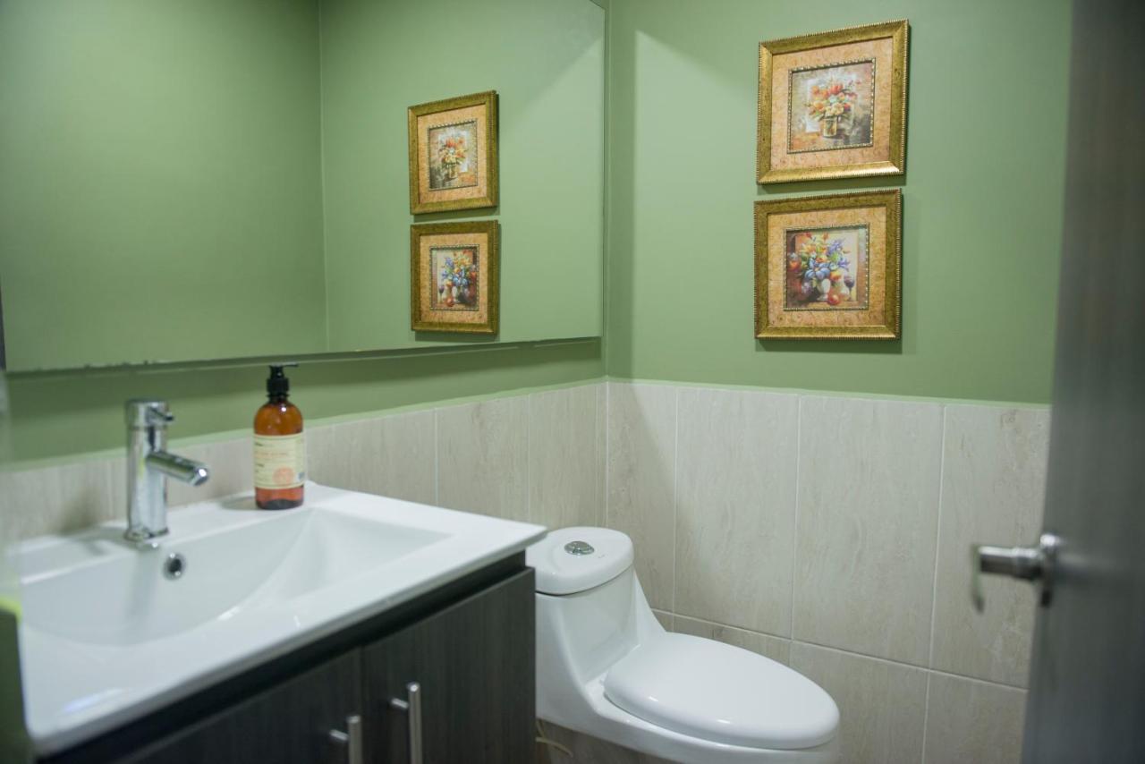 Casa Tangara Cafe Y Hospedaje Medellín Zewnętrze zdjęcie